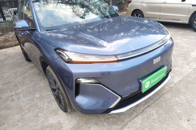 吉利银河 银河星舰7 EM-i 2025款 120km 领航版车身外观3