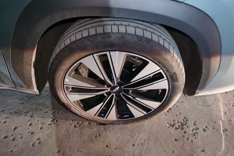 吉利汽车 博越L 2025款 第四代 1.5TD DCT 锦绣车身外观10