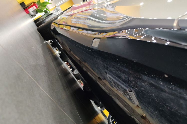 腾势Z9GT 2024款 1100四驱Ultra版机舱底盘29