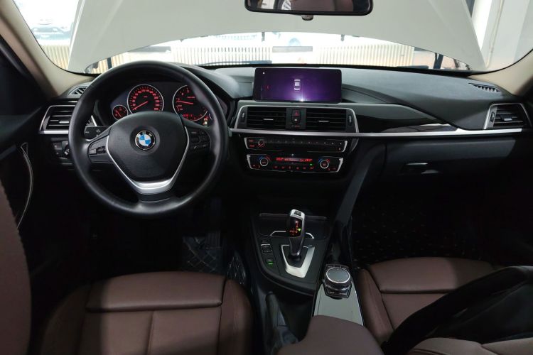 宝马3系 2019款 320Li 时尚型中控内饰7002