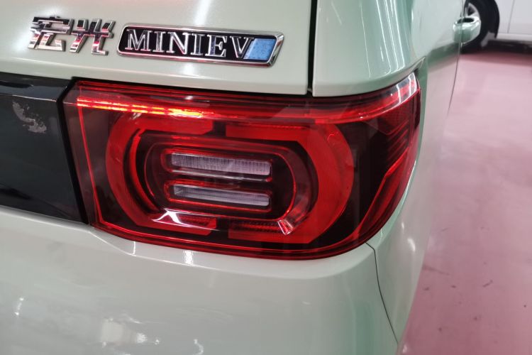 五菱汽车 宏光MINIEV 2022款 马卡龙臻享款 磷酸铁锂车身外观6006
