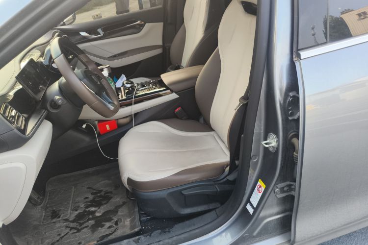 比亚迪 秦PLUS 2024款 荣耀版 DM-i 55KM领先型局部细节19