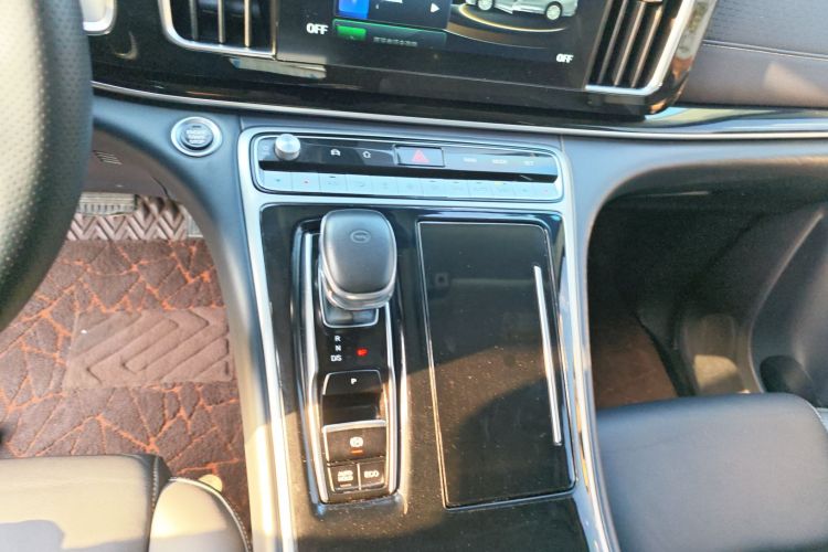 广汽传祺 传祺M8 2021款 大师系列 390T 尊贵版中控内饰18