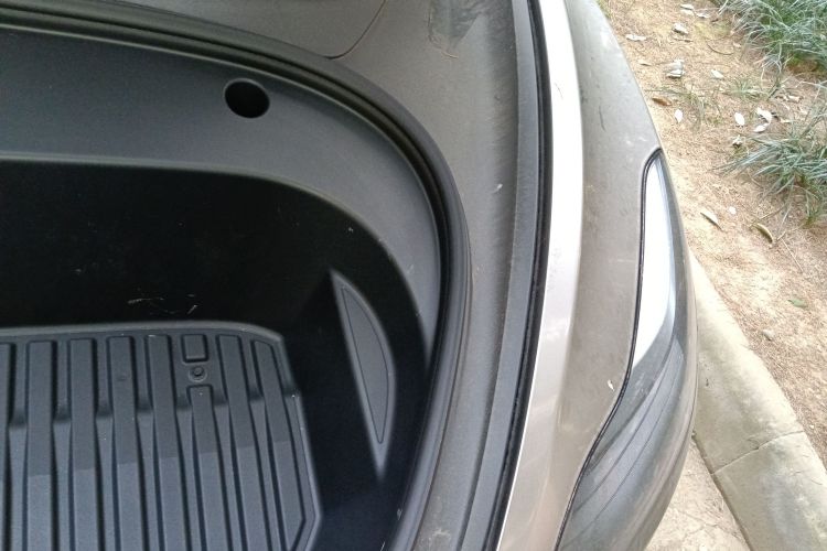 特斯拉 Model 3 2022款 后轮驱动版局部细节9007