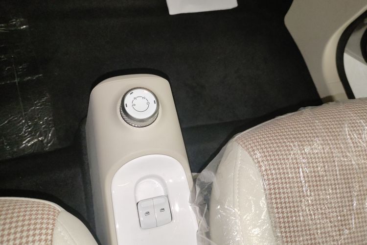 五菱汽车 宏光MINIEV 2024款 第三代 215km 青春版中控内饰18