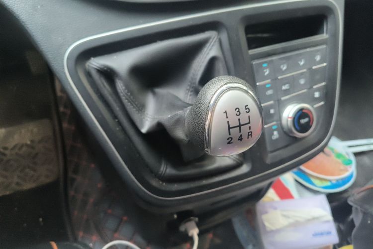 江淮瑞风 瑞风M4 2018款 2.0L 手动速运版中控内饰18