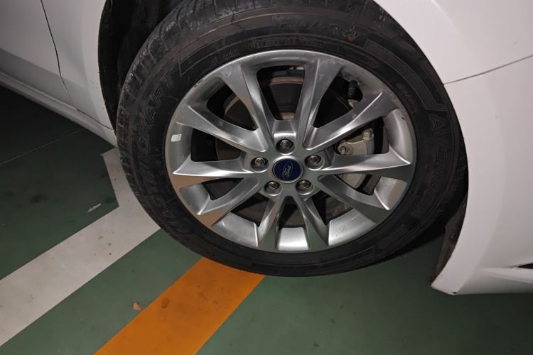 福特 蒙迪欧 2017款 EcoBoost 180 时尚型车身外观10