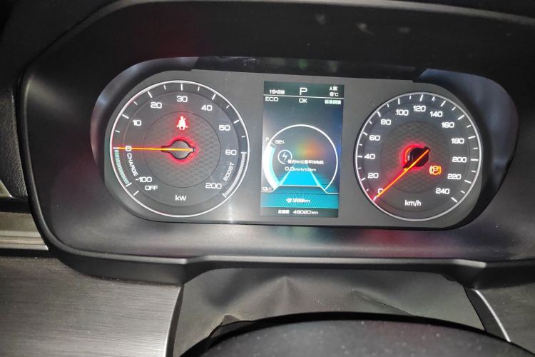 比亚迪 秦新能源 2019款 高续航版 豪华型中控内饰14