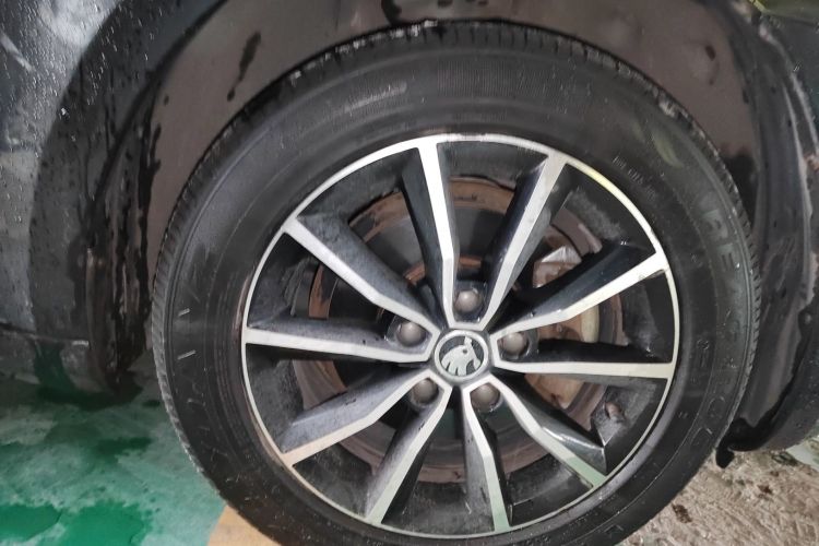 斯柯达 明锐 2016款 1.6L 自动智行版车身外观10