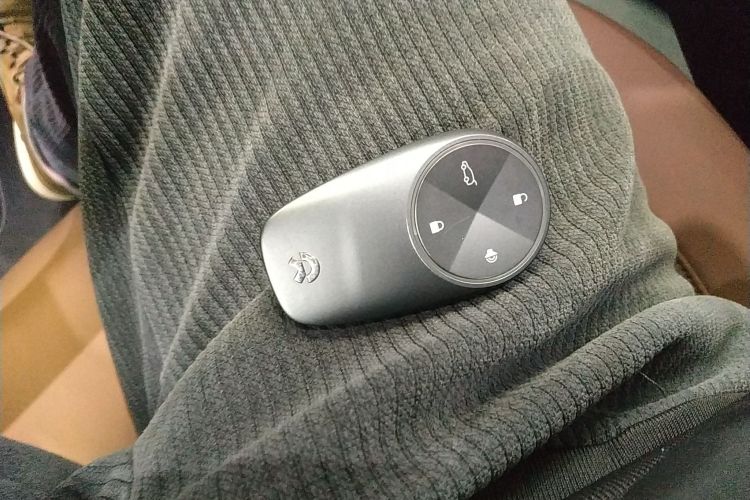 蔚来ES6 2020款 600KM 运动版中控内饰11