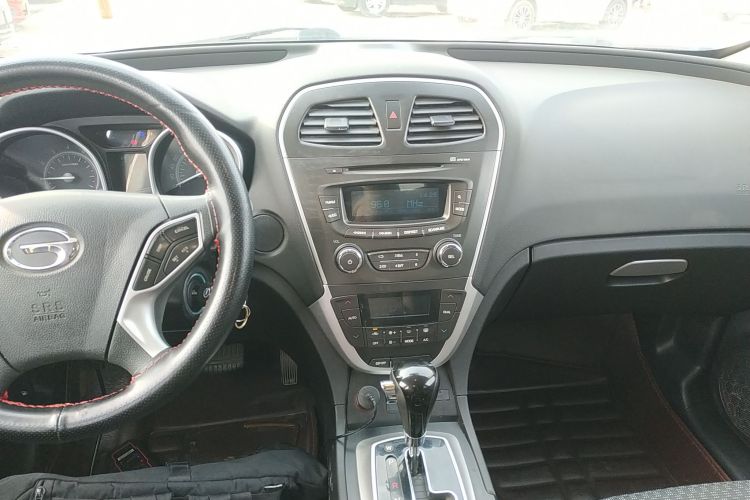 广汽传祺 传祺GS5 2014款 2.0L 自动两驱超享版中控内饰16