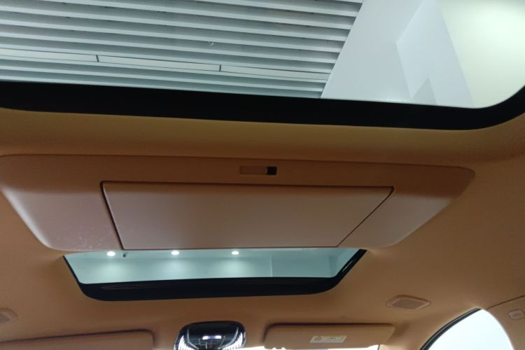 岚图汽车 岚图梦想家 2025款 PHEV 四驱尊贵鲲鹏版中控内饰22