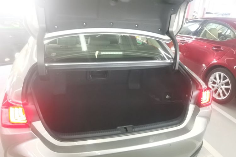 雷克萨斯ES 2022款 200 卓越版局部细节23