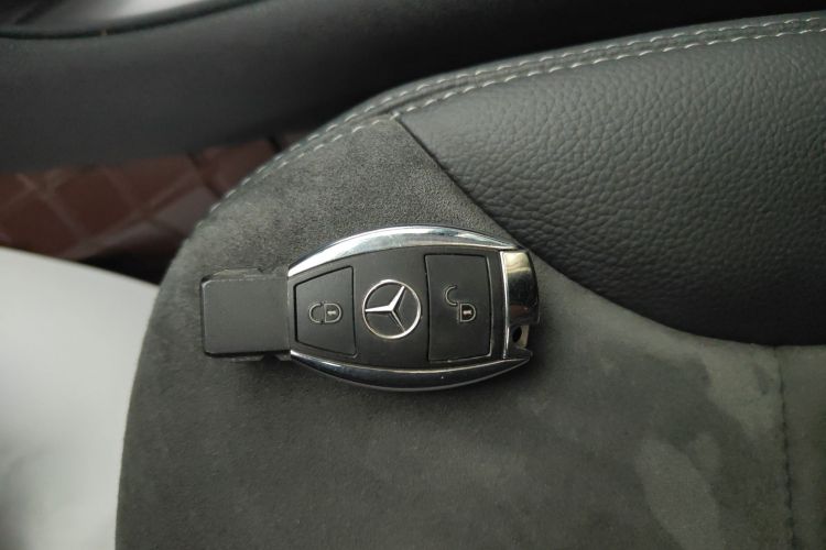 奔驰R级 2014款 R 320 4MATIC 商务型中控内饰11