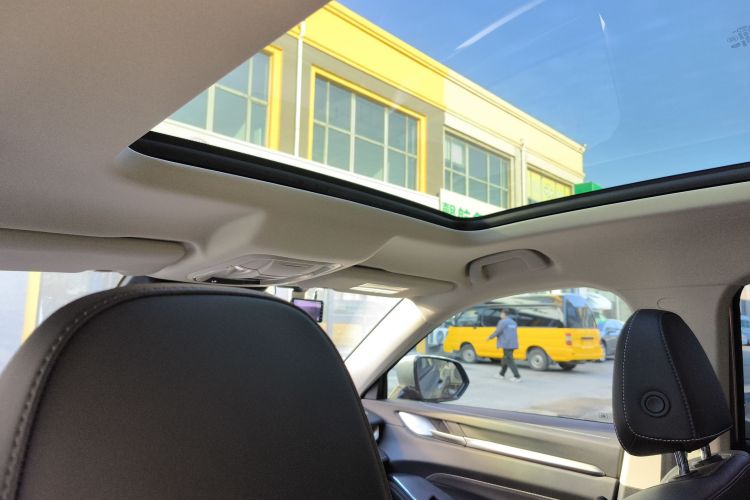 哈弗H6 2022款  第三代 1.5T 自动两驱Supreme+中控内饰22