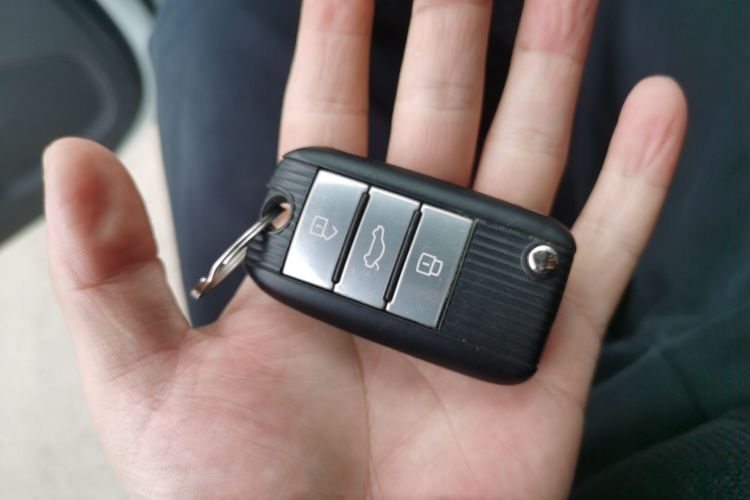 荣威RX5 2019款 20T 两驱自动4G互联铂金版中控内饰7001