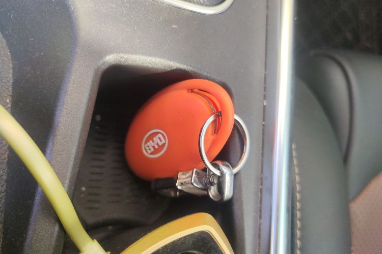 比亚迪 宋 2017款 盖世升级版 1.5TI 手动精英型中控内饰11