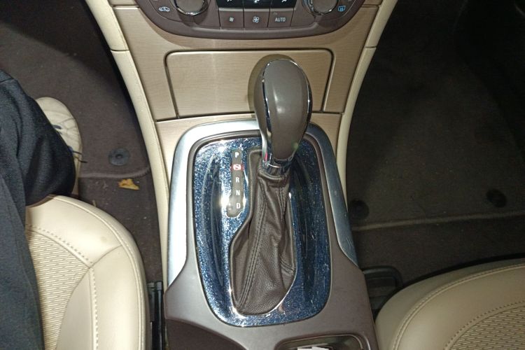 别克 君威 2012款 2.0L 舒适版局部细节18