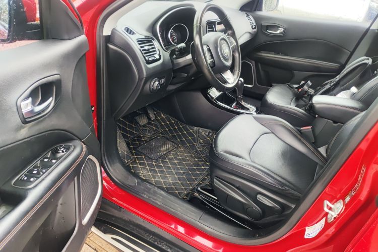 Jeep 指南者 2020款 220T 自动精英版中控内饰7003