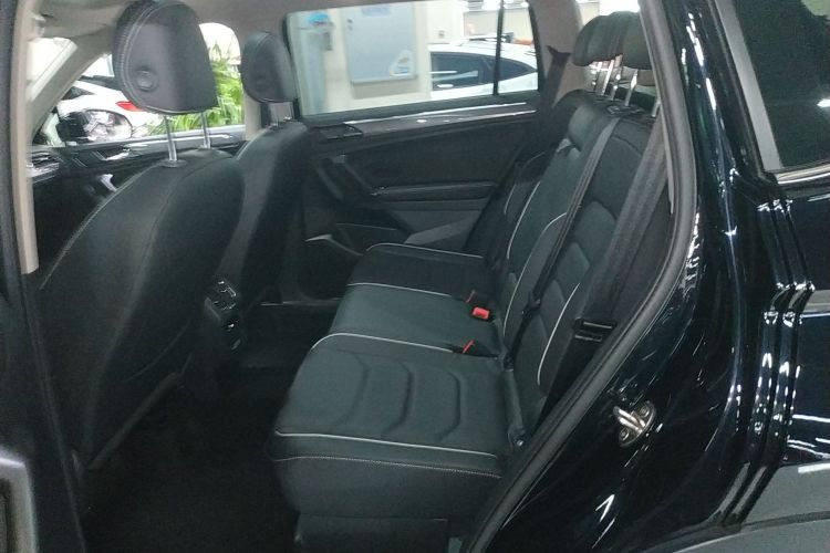 大众 途观L 2021款 330TSI 自动两驱R-Line旗舰版中控内饰21