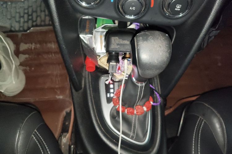 菲亚特 致悦 2014款 1.4T 自动舒适版中控内饰18