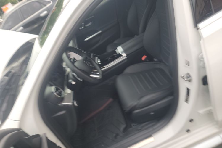 奔驰C级 2023款 C 200 L 运动版局部细节19