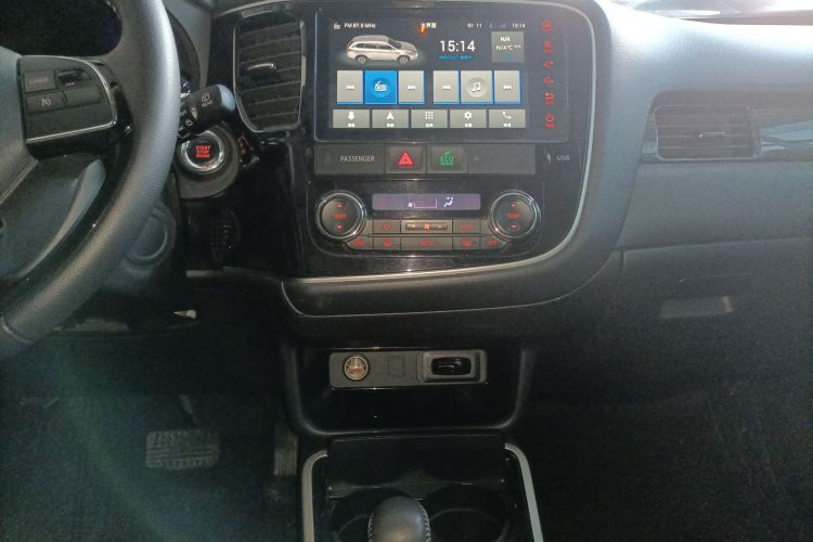 三菱 欧蓝德 2020款 2.0L 两驱畅享版 5座局部细节16