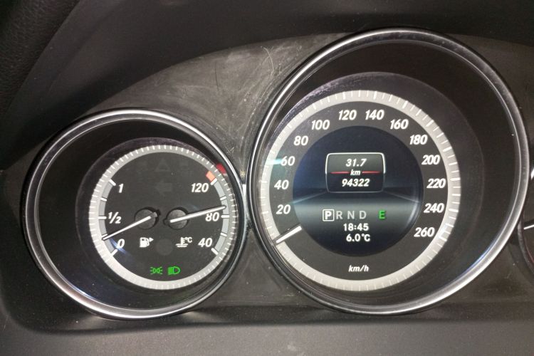 奔驰C级 2013款 C 180 经典型 Grand Edition中控内饰14