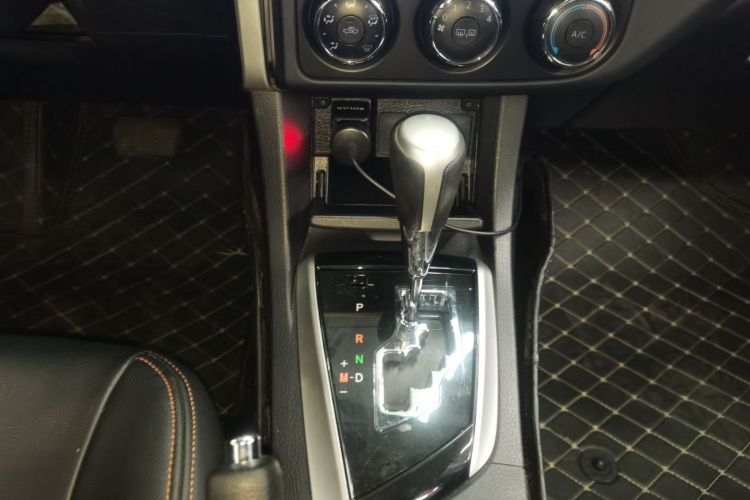 丰田 卡罗拉 2018款 1.2T S-CVT GL智享版中控内饰18