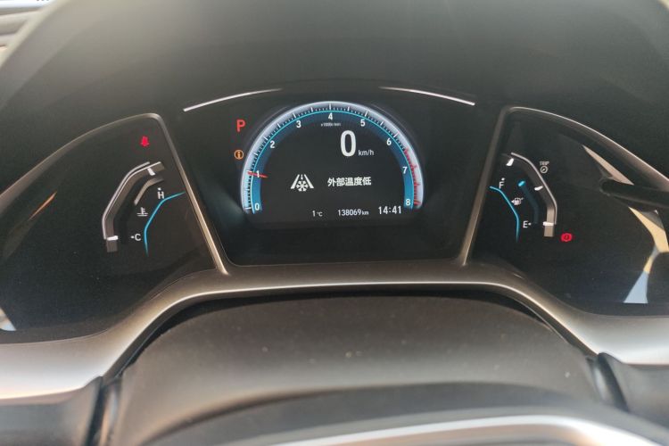 本田 思域 2016款 220TURBO CVT豪华版中控内饰14