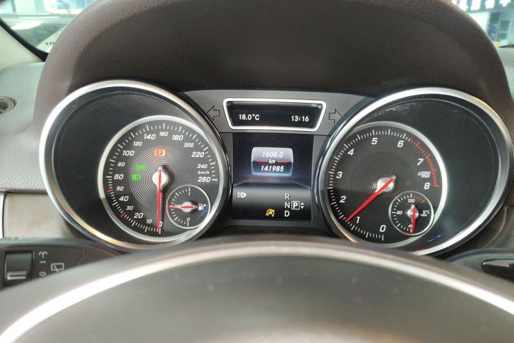 奔驰GLE 2016款 GLE 320 4MATIC 豪华型中控内饰14