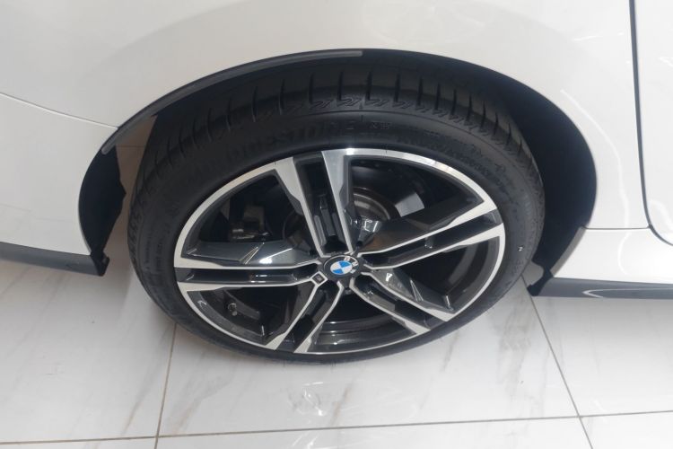 宝马2系(进口) 2023款 225i 四门轿跑车 M运动套装车身外观56