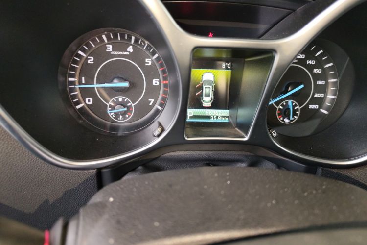 江铃 驭胜S330 2016款 1.5L GTDi 自动两驱尊贵版中控内饰15