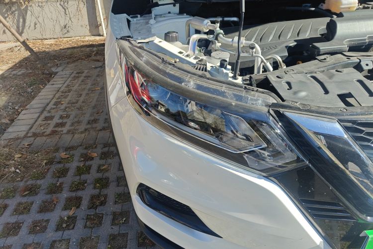 日产 逍客 2023款 经典 2.0L CVT XV舒适版车身外观8