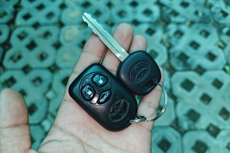 丰田 花冠 2013款 1.6L 自动豪华版中控内饰7001