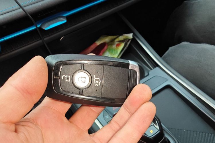 福特 2023款 锐界L 2.0T EcoBoost E混动两驱七座豪华型中控内饰11