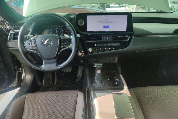 雷克萨斯ES 2023款 200 卓越版中控内饰12