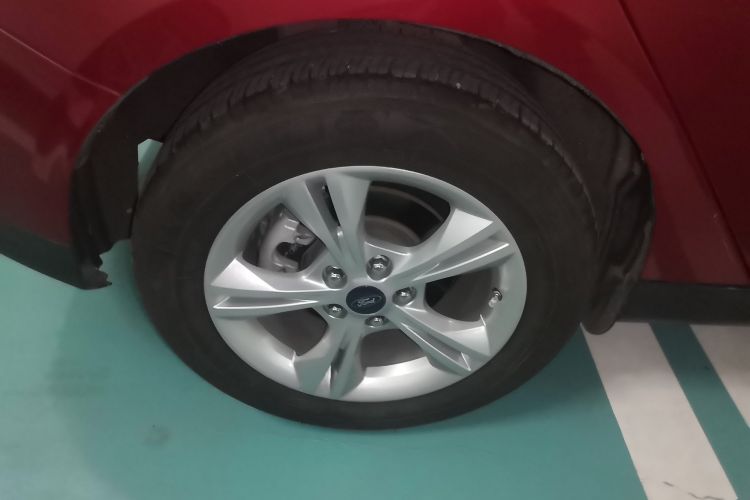 福特 福克斯 2012款 两厢 1.6L 自动风尚型车身外观6008