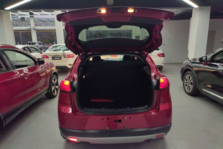 雪铁龙C3-XR 2015款 1.6L 自动先锋型机舱底盘23