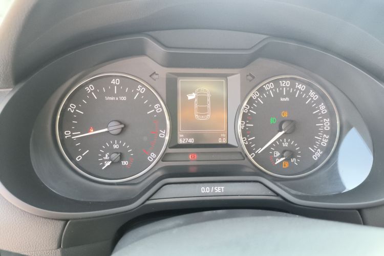 斯柯达 明锐 2016款 1.6L 手动智行版中控内饰14