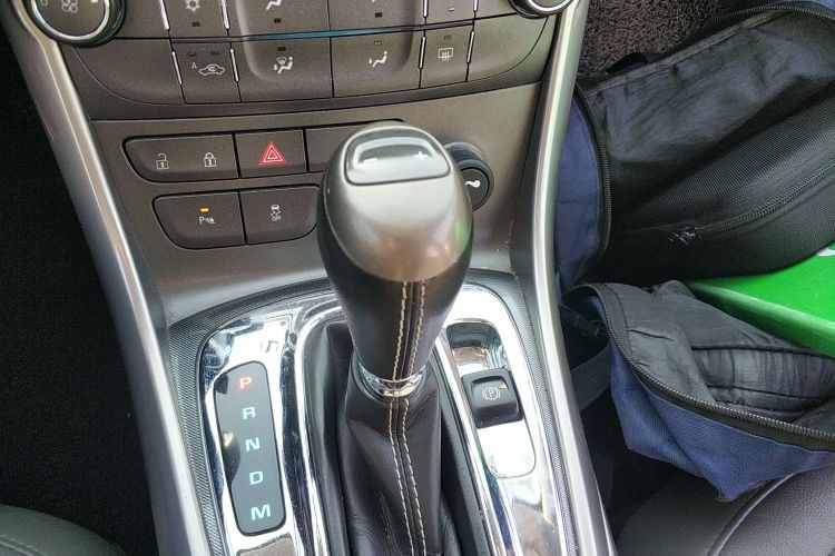 雪佛兰 迈锐宝 2013款 2.4L 自动豪华版中控内饰18