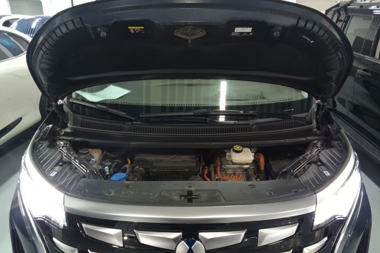 腾势D9 2022款 DM-i 970 四驱尊荣型局部细节24