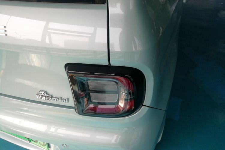 吉利银河 2024款 熊猫mini 200km 耐力熊车身外观9