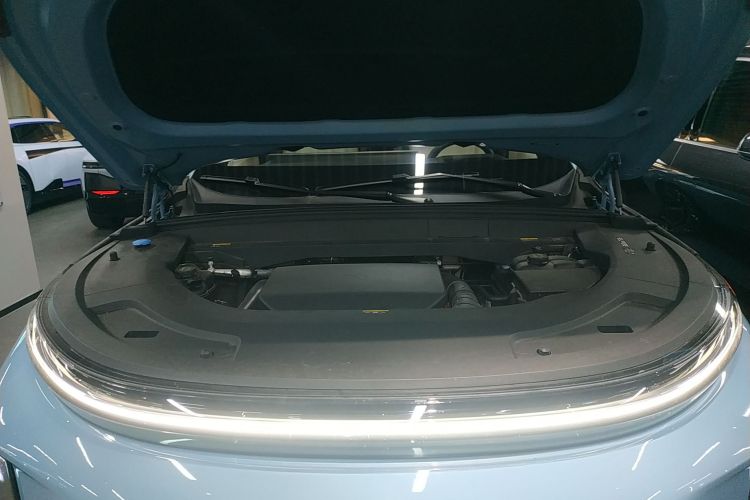 理想汽车 理想L7 2024款 Ultra机舱底盘24