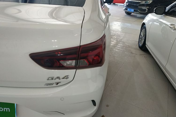 广汽传祺 传祺GA4 2018款 200T 自动尊享版车身外观9