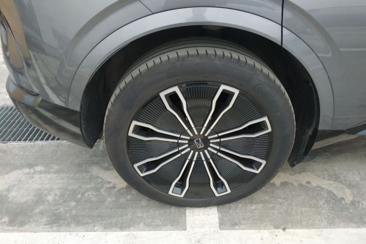 阿维塔07 2024款 Max增程版车身外观6008