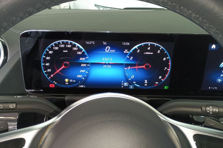 奔驰GLA 2023款 GLA 200中控内饰14