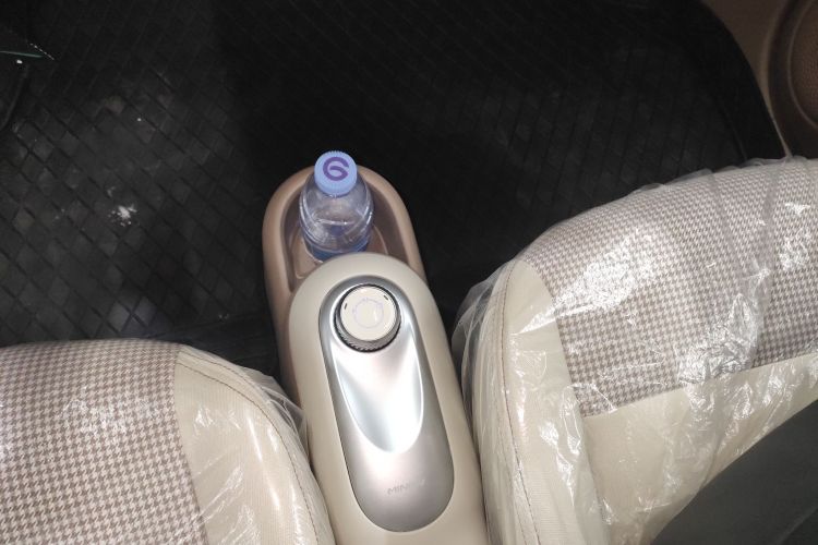 五菱汽车 宏光MINIEV 2025款 四门版 进阶款中控内饰18