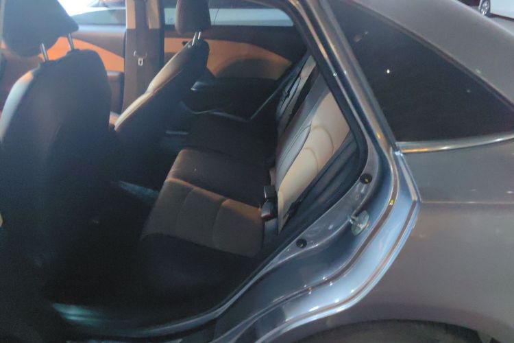 雪佛兰 科鲁泽 2022款 320 自动悦享天窗版中控内饰7004