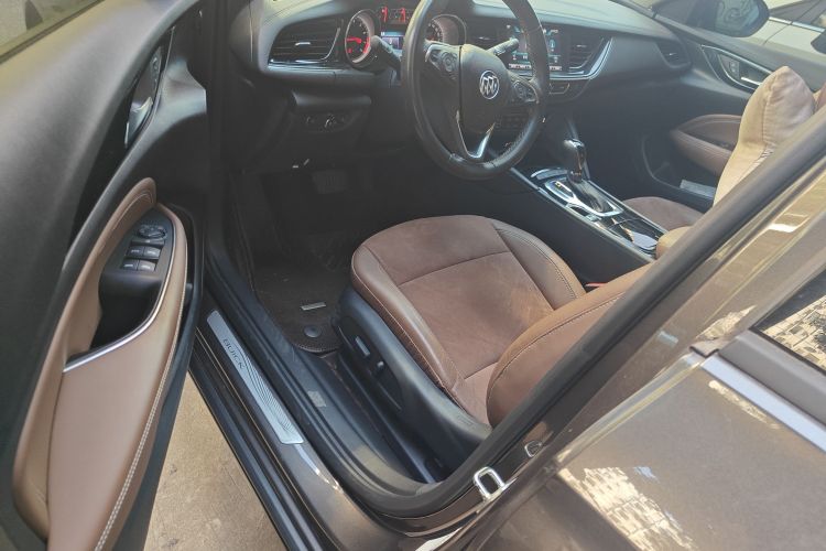 别克 君威 2019款 20T 精英型 国VI中控内饰7003